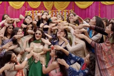 Sunidhi Chauhan Shines with 'Masti Gad Gad' from 'Pyaar Hai Toh Hai'