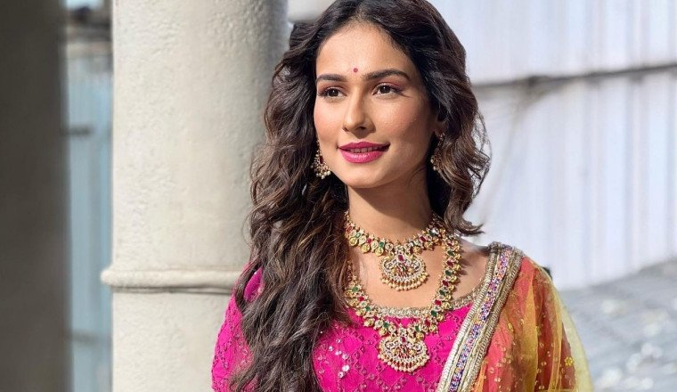 Aneri Vajani's Special Dussehra Puja at Home: Embracing Tradition and Eco-Friendly Celebrations