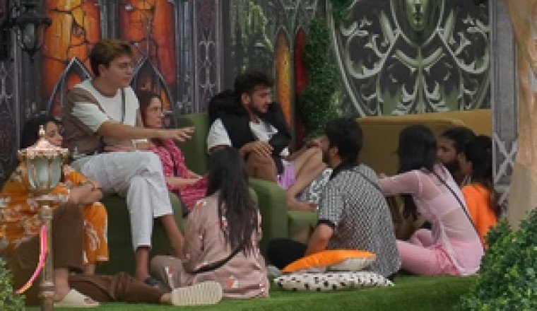 'Bigg Boss 17 Drama: Aishwarya and Neil Clash with Vicky Jain Over Relationship Meddling'