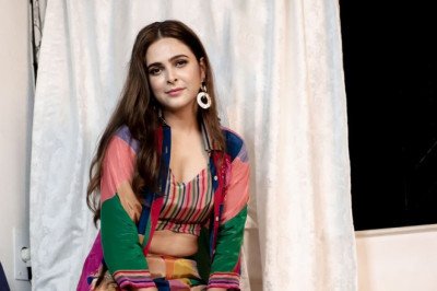Madhurima Tuli breaks the internet with her latest pictures on the internet oozing 'Bohemian vibes'