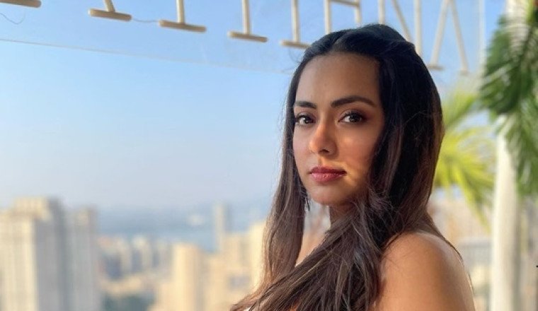 Celebrities share crazy fan experiences