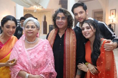 A Sacred Havan Marks the Start of a Beautiful Chapter in Deepa Shahi and Rajan Shahi's show Anupamaa