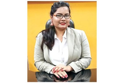 Crowns of Honour for a Queen of Impact