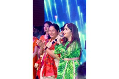 Shibani Kashyap Performs ‘Jashn-e-Nari’ at Teej Mahotsav with Delhi CM Rekha Gupta, Celebrating Women