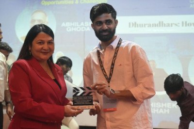 Producer Chanda Patel Honours Gujarati Cinema Legends at WIFPA–SEPC Entertainment and Media Conclave in Ahmedabad