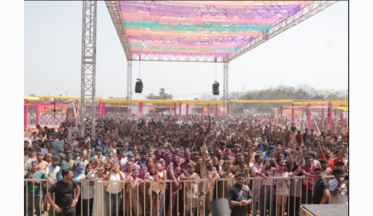 ‘Mudfest’ Celebrated with Great Enthusiasm in Surat on Dhuleti by Triom Club