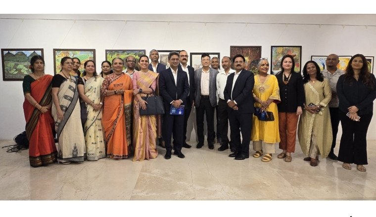10th Sahayog Contemporary Art Exhibition Brings Police, Civil Services and Artists Together