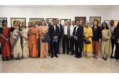 10th Sahayog Contemporary Art Exhibition Brings Police, Civil Services and Artists Together