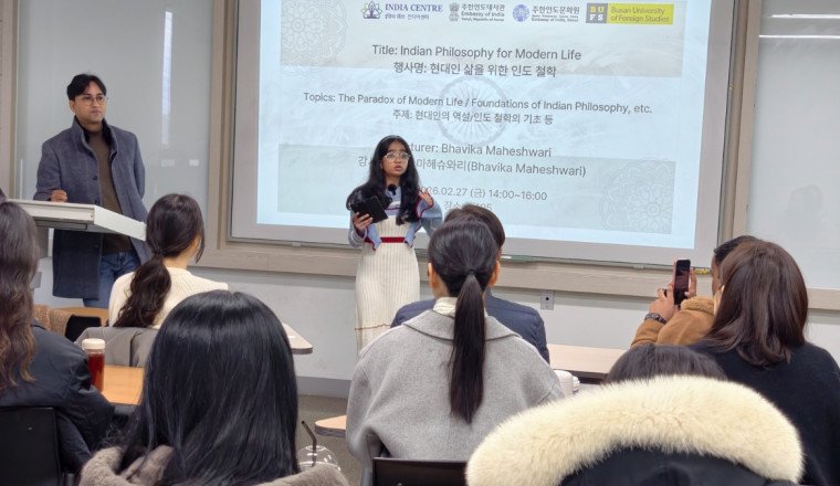Bhavika Maheshwari of Surat raises Indian Flag Across the Asia with Cultural Impact