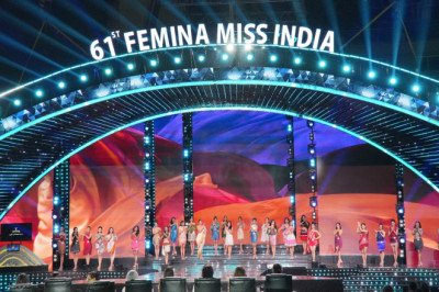 “Vishwa Sutra- Weaves of India for the World” showcased at the 61st Femina Miss India