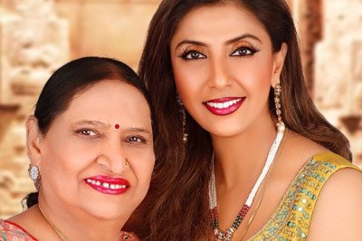 Actress Jyoti Saxena Surprises Her Mother on Birthday with a Special Gift: An International Trip