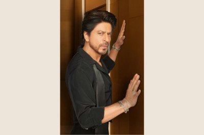 SRK's New Look Sparks Frenzy as Anticipation Builds for Upcoming Project