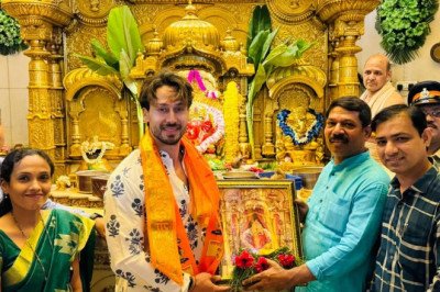 Tiger Shroff's Spiritual Visit to Siddhivinayak Temple