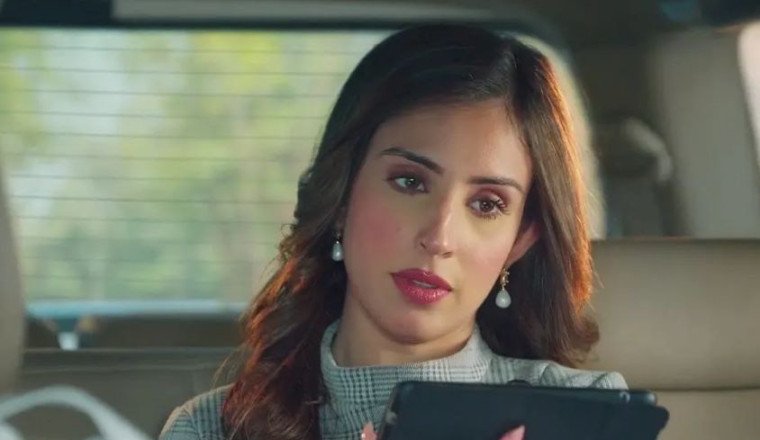 Riddhi slaps Lokit : Neel steps in to support Riddhi