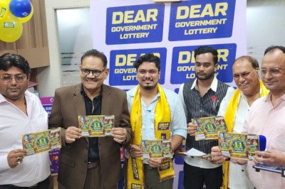 Mushtaq Khan Honours Stockist and Seller of Dear Government Lottery