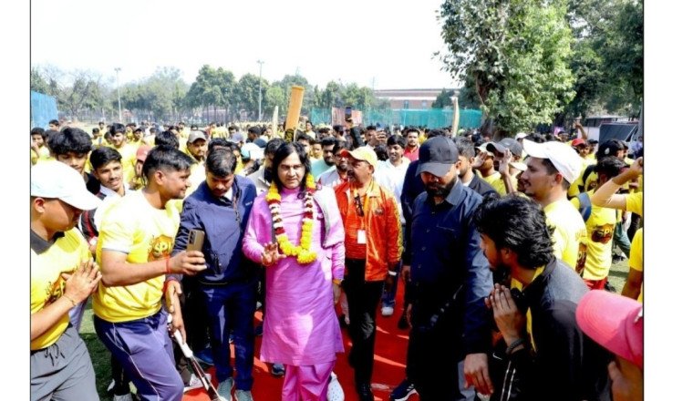 Sanatan Premier League Gets Strong Response Across the Country, Huge Crowd Seen in Delhi