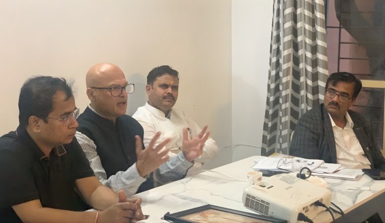 Maharashtra Flat Owners Welfare Association (MFOWA) Holds Strategic Meeting in Alibaug to Strengthen Property Rights Support for Flat Owners