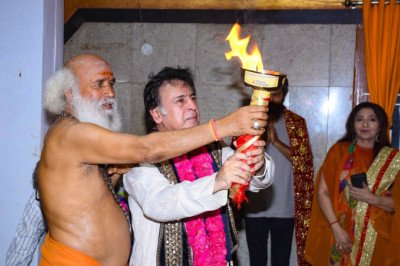Filmmaker Aushim Khetarpal Lights the “Baton of Peace & Unity” Torch